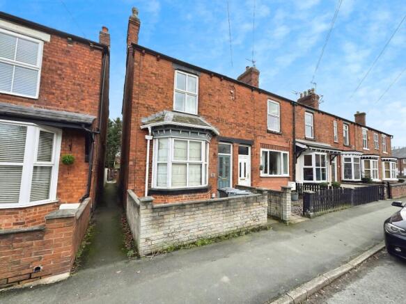 3 bed property, in Webbs Lane, £160,000