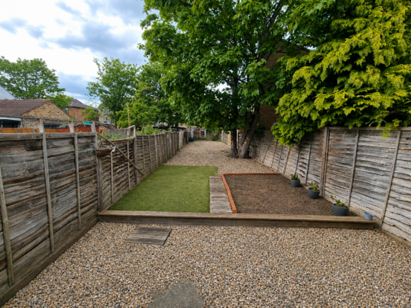 2 bed property, in Church Road, £269,699