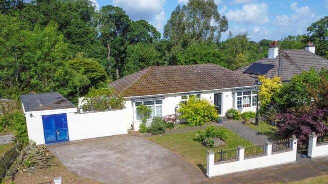 2 bed property, in Uplands Road, £425,000