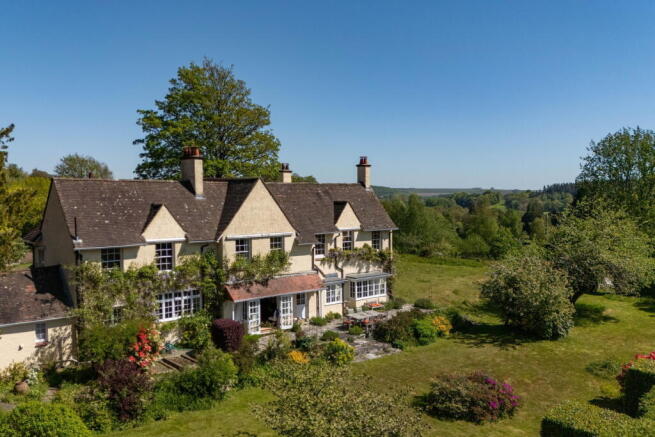 6 bed property, in Dry Hill, £1,300,000