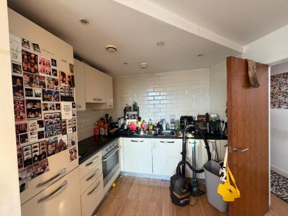 2 bed property, in St. Peters Street, £185,000