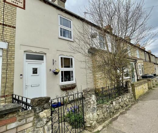2 bed property, in Havelock Road, £300,000