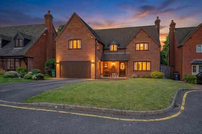 4 bed property, in Templeton Close, £1,075,000
