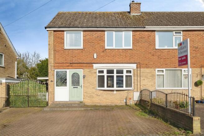 3 bed property, in Chapel Close, £210,000