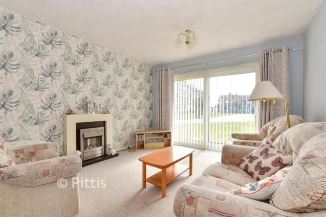 2 bed property, in Howard Road, £180,000