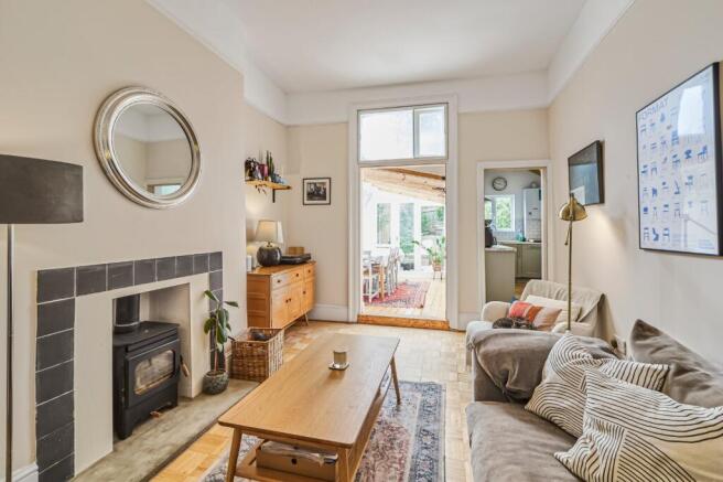 2 bed property, in Rockmount Road, £600,000