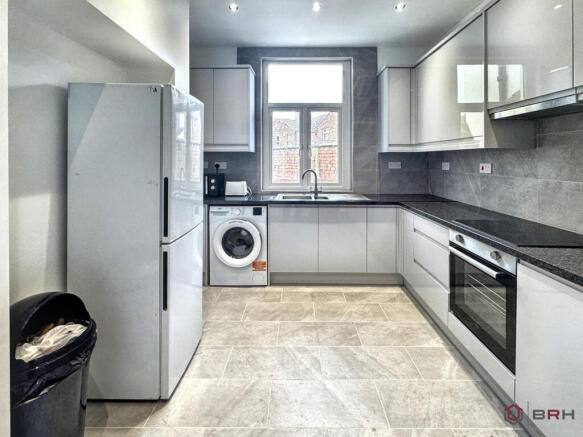 6 bed property, in Morrill Street, £249,995