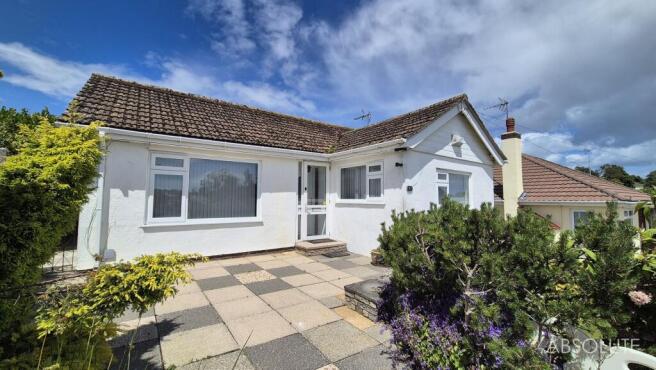 2 bed property, in Churston Way, £325,000