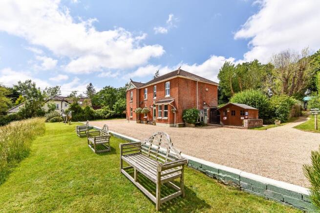 4 bed property, in Curdridge, £1,500,000