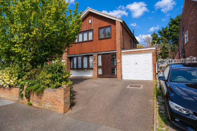 3 bed property, in Farmway, £269,500