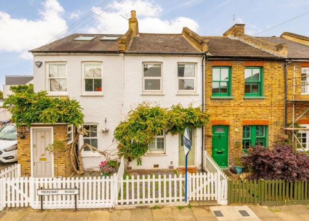 2 bed property, in Mereway Road, £675,000