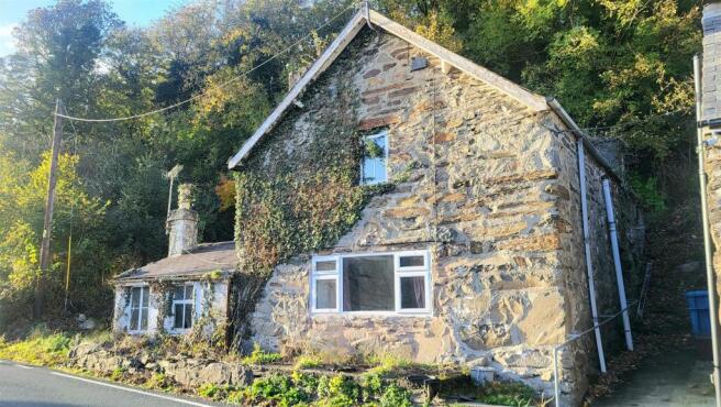 3 bed property, in Bryn Melyn Cottage, £108,000