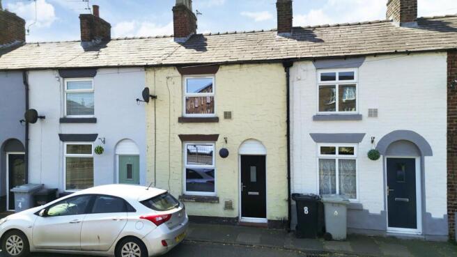 2 bed property, in Stonehouse Green, £145,000