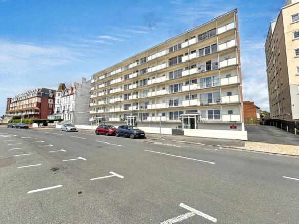 2 bed property, in De La Warr Parade, £270,000