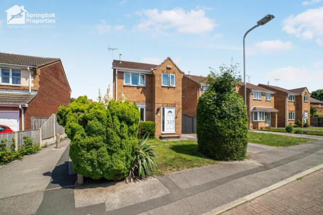 3 bed property, in Dalestorth Close, £235,000