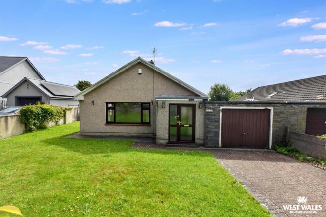 3 bed property, in Lawrenny Road, £299,950
