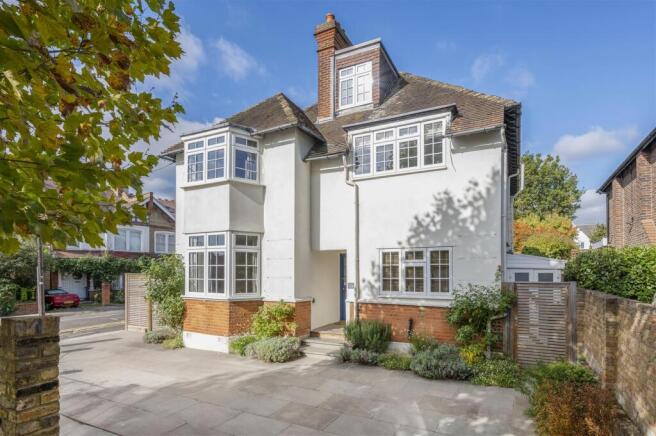 5 bed property, in Montana Road, £2,400,000