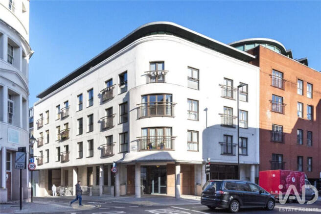2 bed property, in Herbal Hill, £650,000