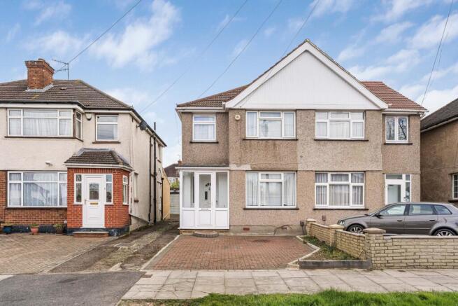 3 bed property, in Chatsworth Gardens, £550,000
