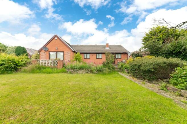 2 bed property, in Canal Lane, £400,000
