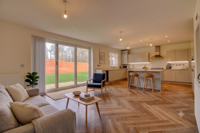 5 bed property, in Seymour Green, £930,000