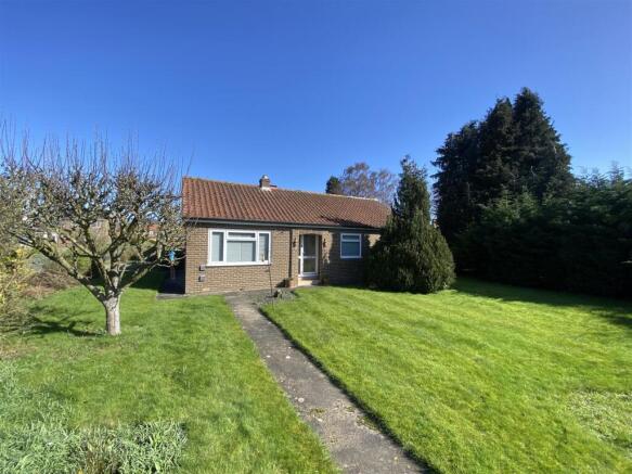 3 bed property, in Millfield Close, £200,000