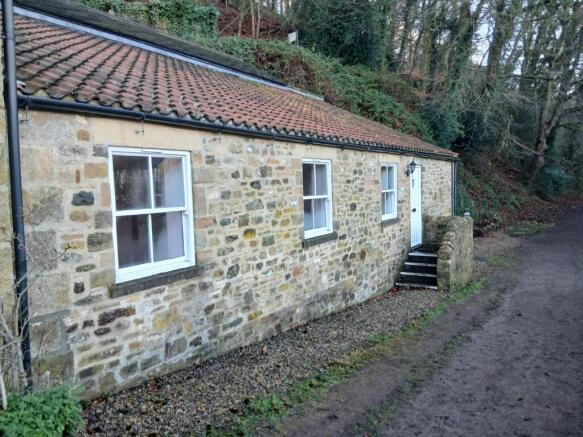 2 bed property, in 1A Sleegill, £125,000