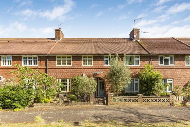 2 bed property, in Crestway, £795,000