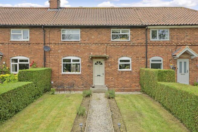 3 bed property, in 2 West End, £325,000
