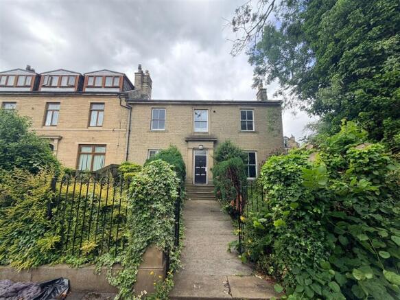 4 bed property, in Elizabeth Street, £195,000