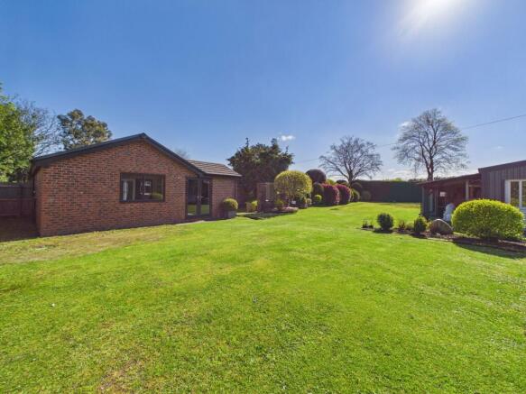1 bed property, in Chorley Road, £430,000