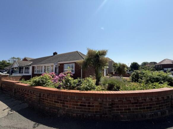 2 bed property, in Glaisdale Grove, £150,000