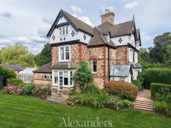 6 bed property, in Station Road, £995,000