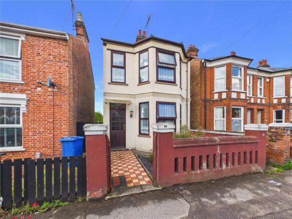 3 bed property, in Hatfield Road, £280,000