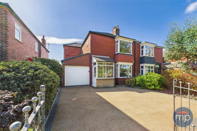 3 bed property, in Corporation Road, £190,000