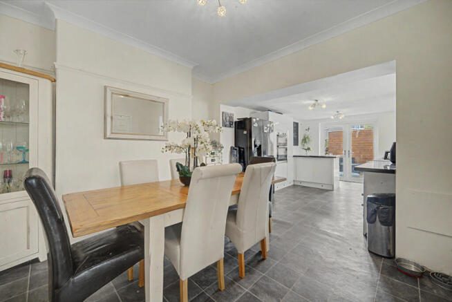 4 bed property, in West Road, £500,000