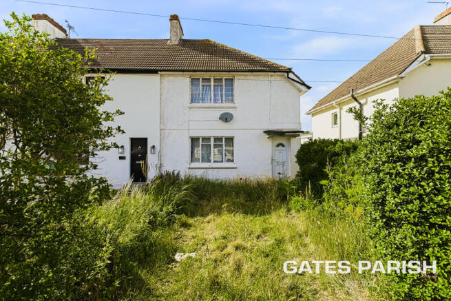 3 bed property, in Priors Park, £400,000