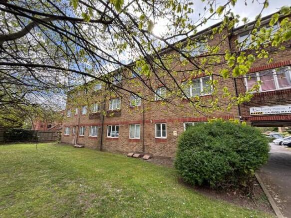 2 bed property, in Flat 20, £135,000