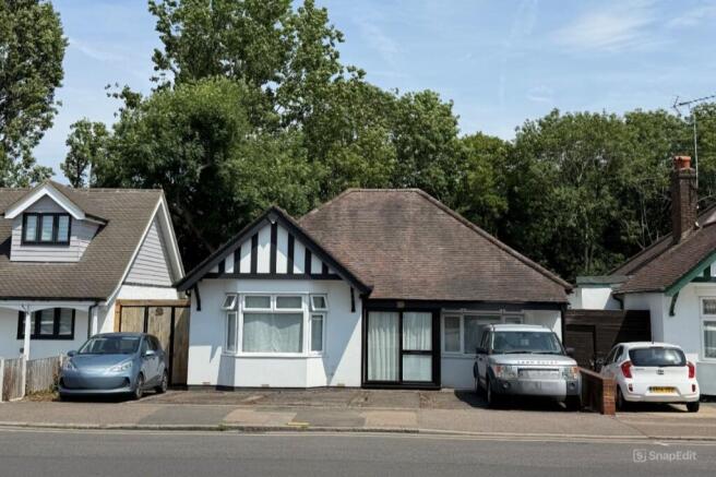 2 bed property, in Brooklyn Avenue, £400,000