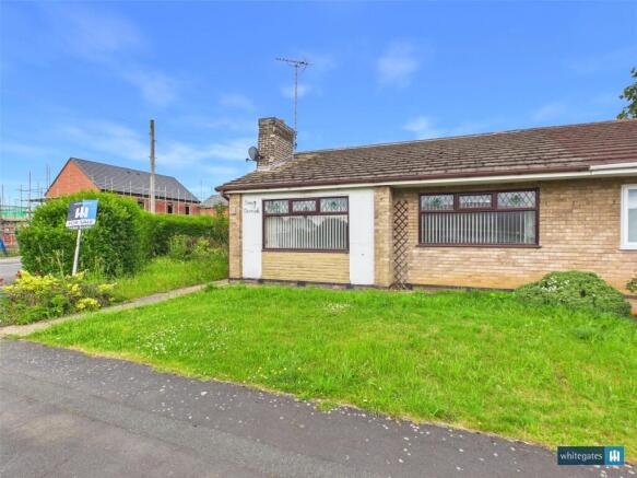 2 bed property, in Ashburton Close, £140,000