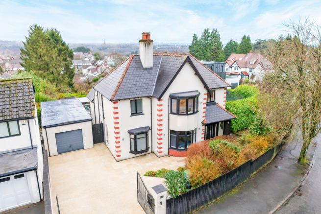 4 bed property, in Windsor Road, £950,000