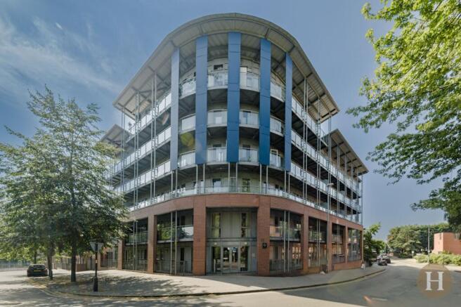 1 bed property, in Wheeleys Lane, £115,000