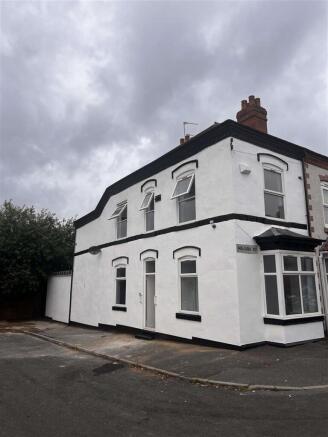 5 bed property, in Glencoe Road, £350,000