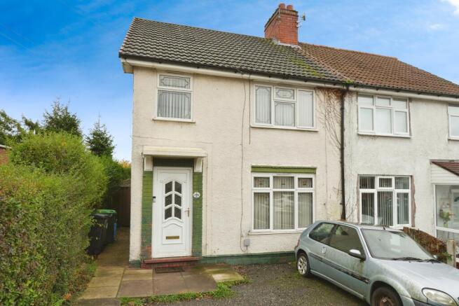 3 bed property, in The Oval, £230,000