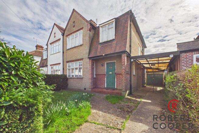 3 bed property, in North View, £600,000