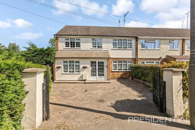 4 bed property, in Broomstick Hall Road, £500,000
