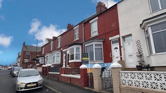 2 bed property, in Millholme Terrace, £72,995