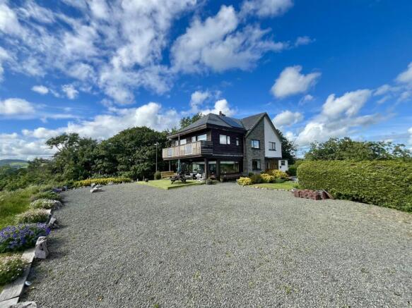4 bed property, in Crossgates, £595,000