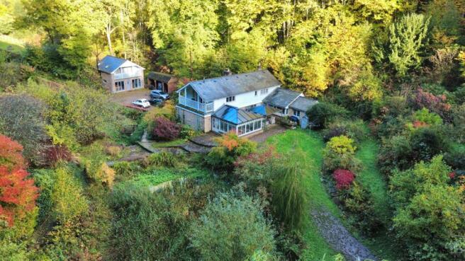 3 bed property, in Bee Cottage, £850,000