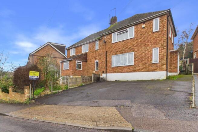 3 bed property, in Amethyst Avenue, £310,000